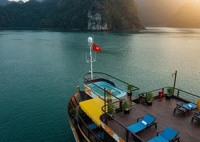 Botel Nostalgia Cruise Ha Long