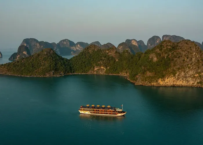 Nostalgia Cruise Ha Long