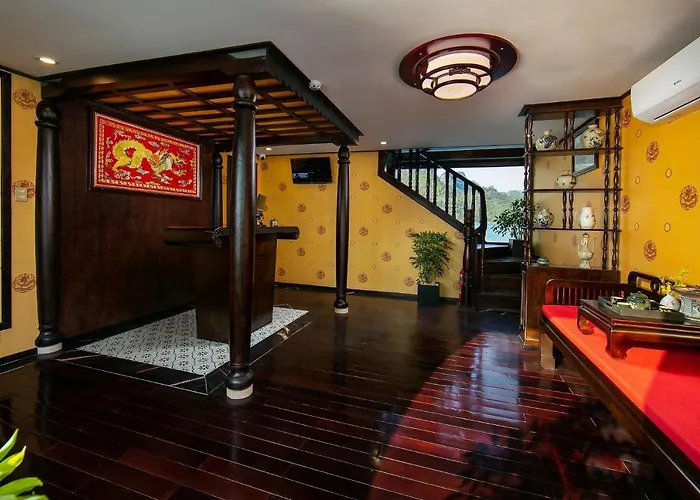 Nostalgia Cruise Hạ Long