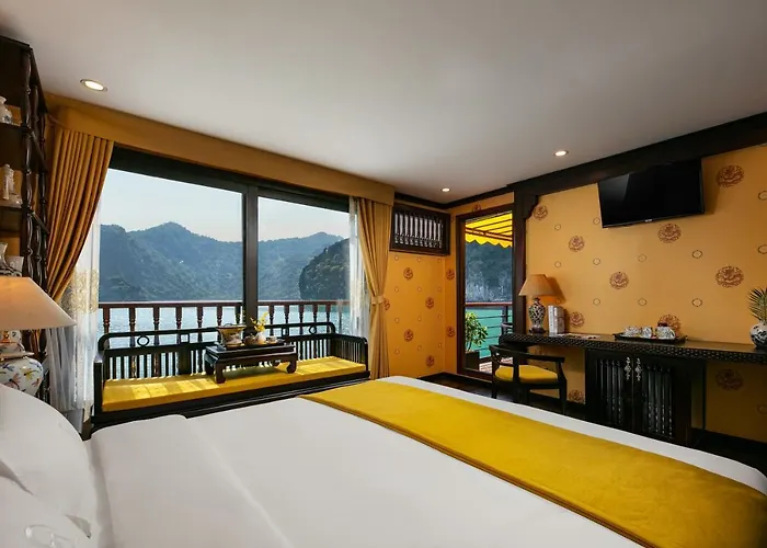 Nostalgia Cruise Ha Long