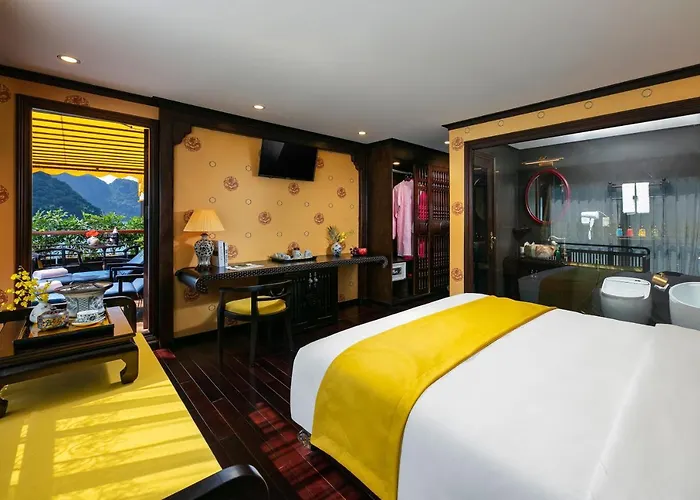 Nostalgia Cruise Ha Long