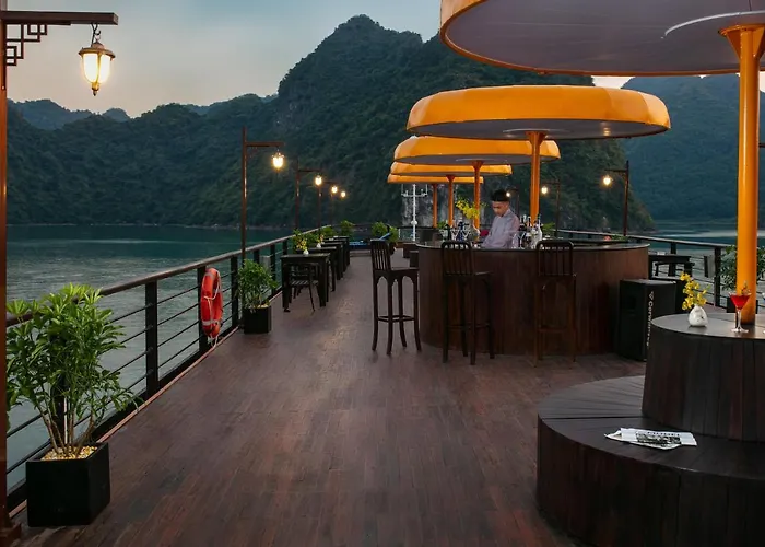 Nostalgia Cruise Botel Ha Long