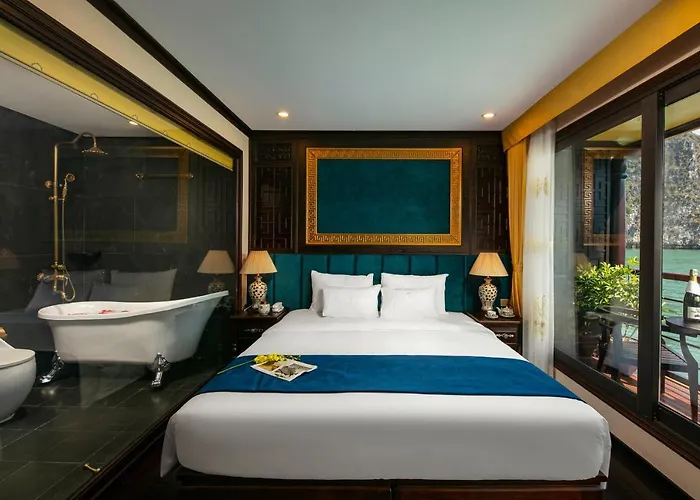 Nostalgia Cruise Ha Long
