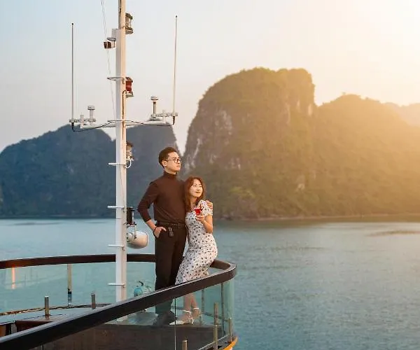 Botel Nostalgia Cruise 5*